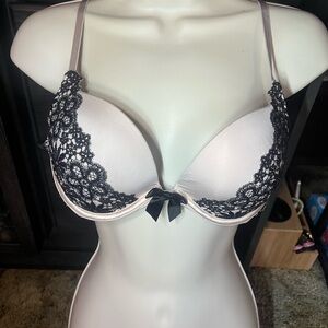 PINK Victoria's Secret Lace Accent Bra in Cream and Black